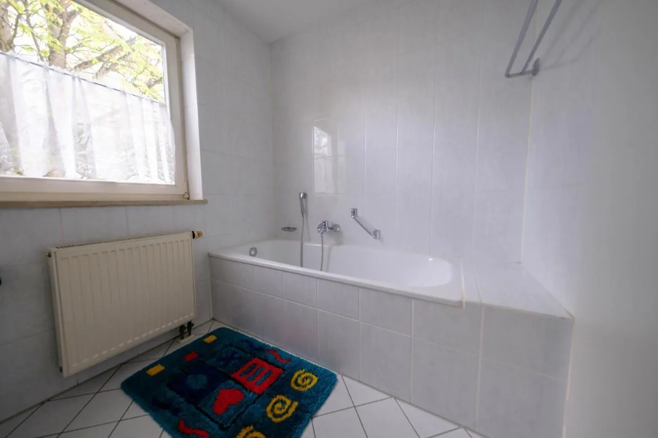 Hébergement de vacances Villa Ganzes Haus Mobliert Mu-Lerchenau à Munich Allemagne