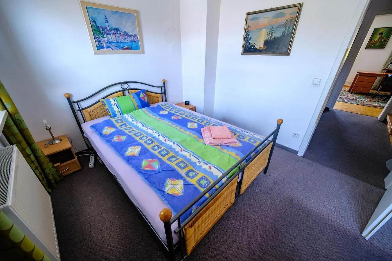 Holiday home Ganzes Haus Mobliert Mu-Lerchenau Villa Munich